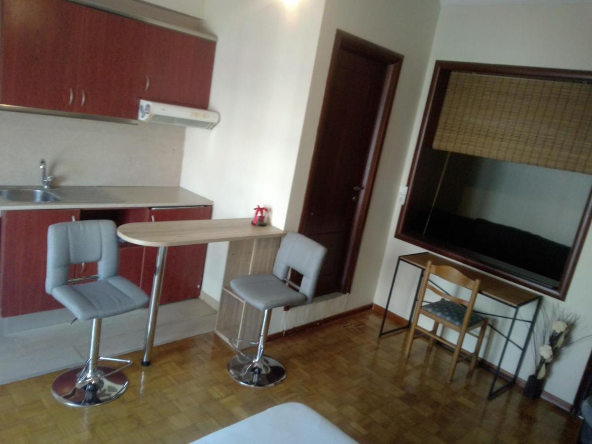 Saki's 4th Floor Apartment